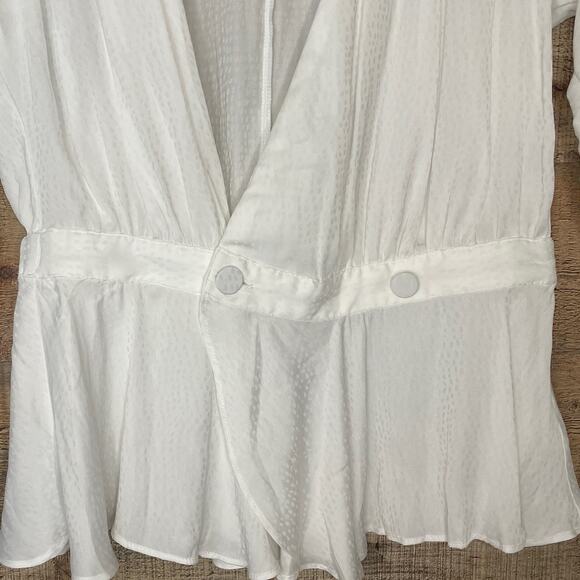 Express Deep V Neck Long Sleeve Blouse White Size Medium NWT - Picture 4 of 10